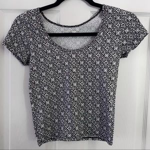 ⭐️3 / $20⭐️Abercrombie&Fitch Patterned Cropped Tee